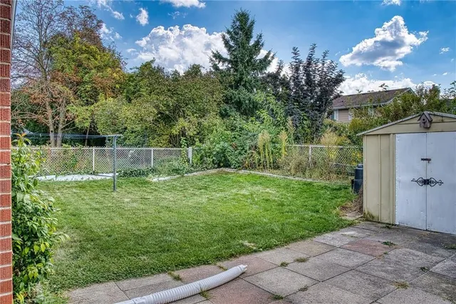 Additional image 22 of 55 CROSBY Dr