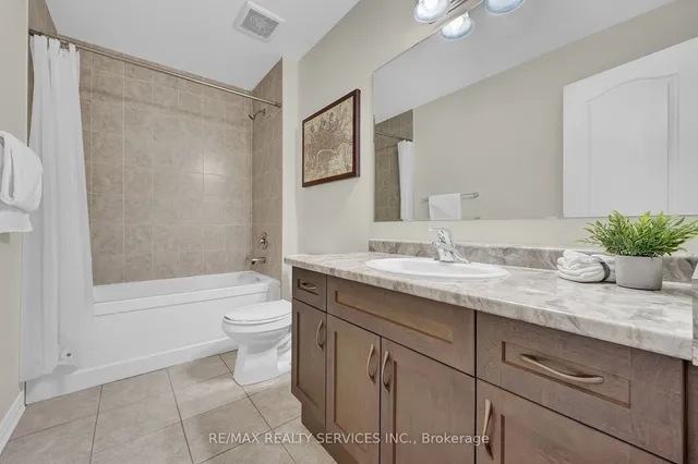 Additional image 22 of 35 Heron Park Pl Unit 12