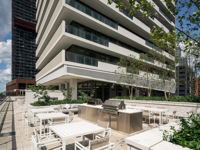 2221 Yonge St Unit 5304