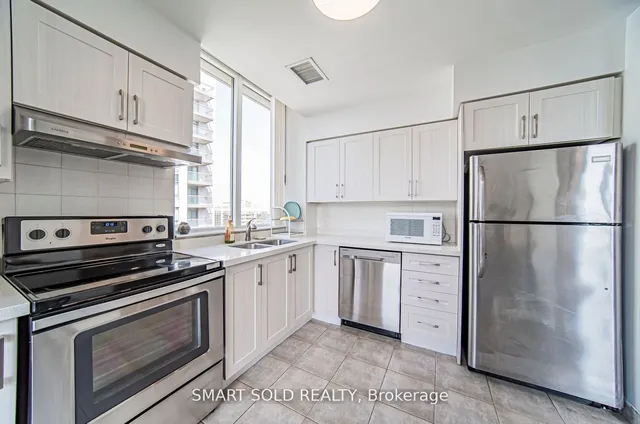 Additional image 11 of 256 Doris Ave Unit PH210