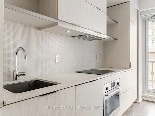 Additional image 10 of 197 Yonge St Unit 1204