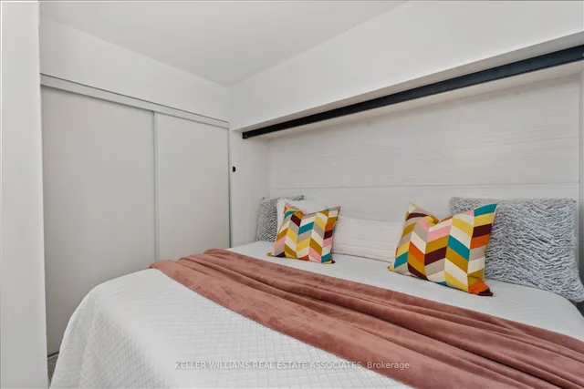 Additional image 17 of 8 Wellesley St Unit 203