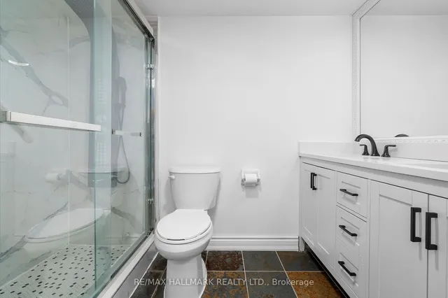 Additional image 21 of 600 Queens Quay Unit 906