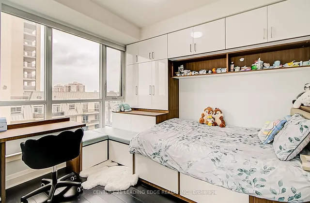 Additional image 25 of 17 Kenaston Gdns Unit 805