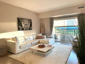 Additional image 4 of 1044 Wilkes Ave