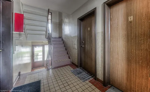 Additional image 21 of 15 Floral Cres