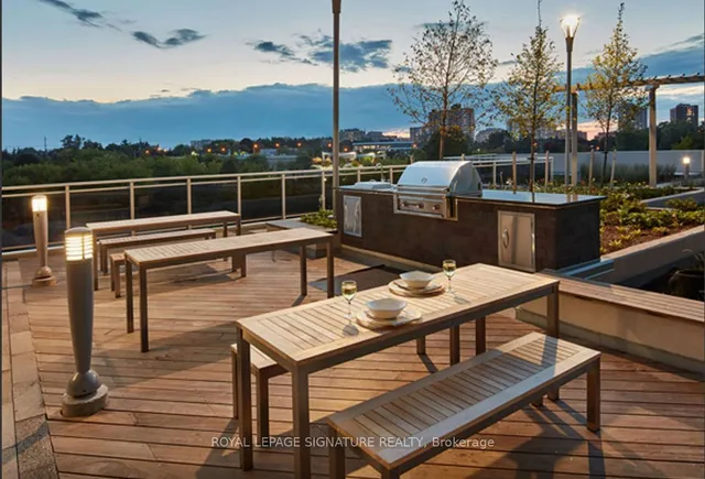 Additional image 14 of 275 Village Green Sq Unit 1223