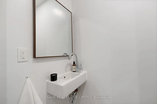 Additional image 20 of 35 Wabash Ave Unit 121