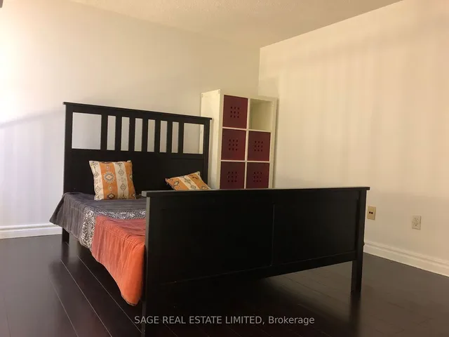 Additional image 7 of 217 St George St Unit 48