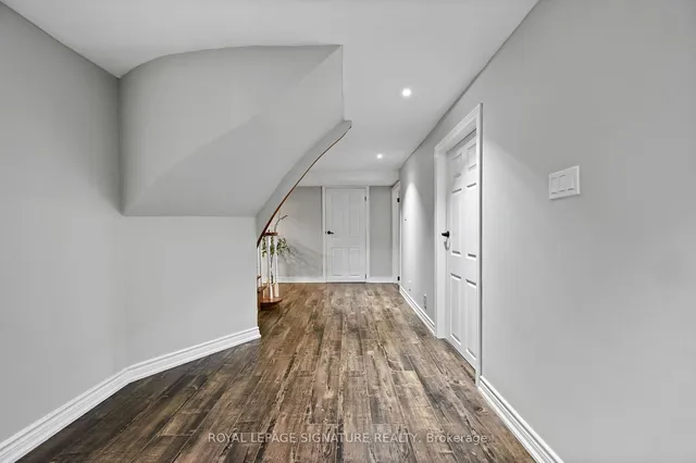 Additional image 29 of 18 Esposito Crt