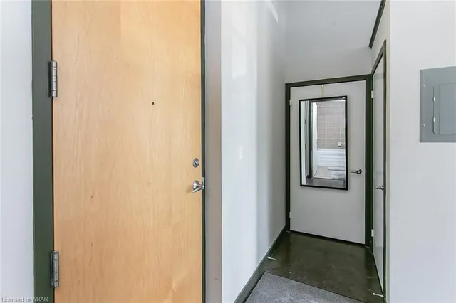 Additional image 33 of 404 King St Unit 117