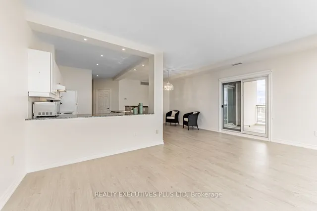 Additional image 8 of 1 Leaside Park Dr Unit 709