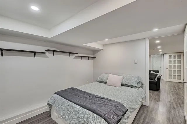 Additional image 35 of 427 Strathmore Blvd