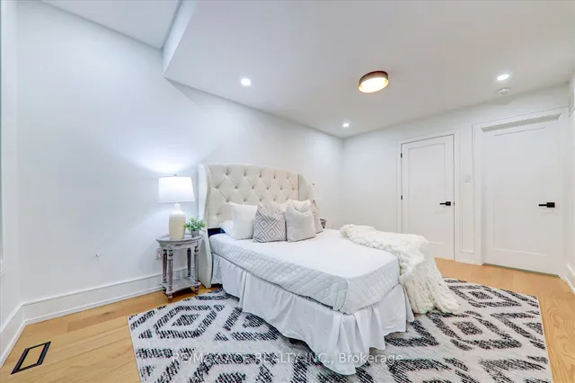 Additional image 33 of 26 August Ave