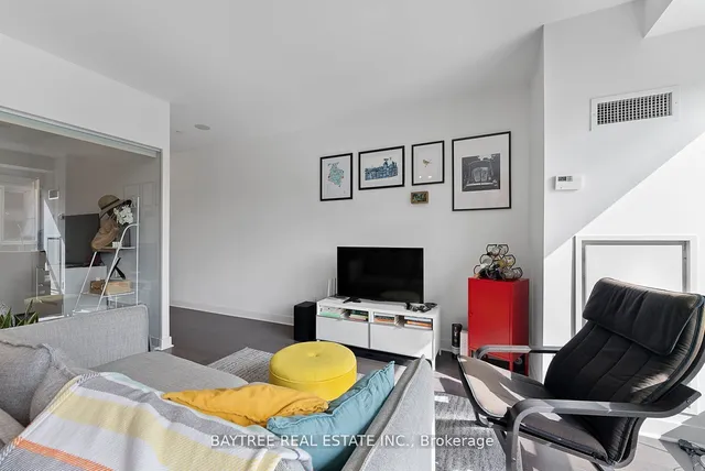 Additional image 6 of 58 Orchard View Blvd Unit 304