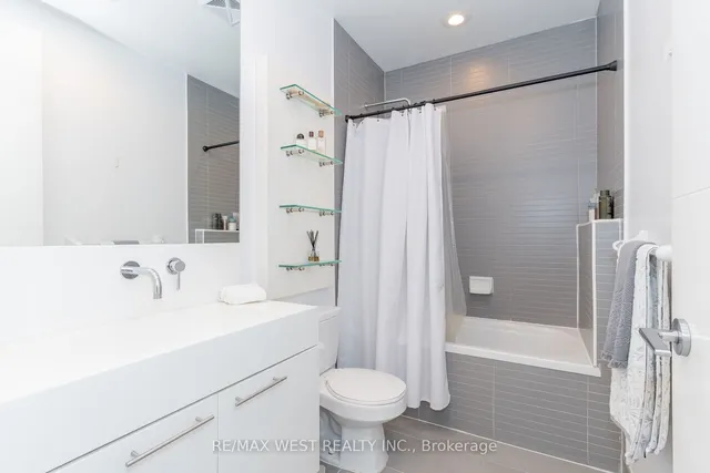 Additional image 13 of 66 Portland St Unit 212