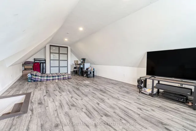 Additional image 7 of 285 BORDEN Ave