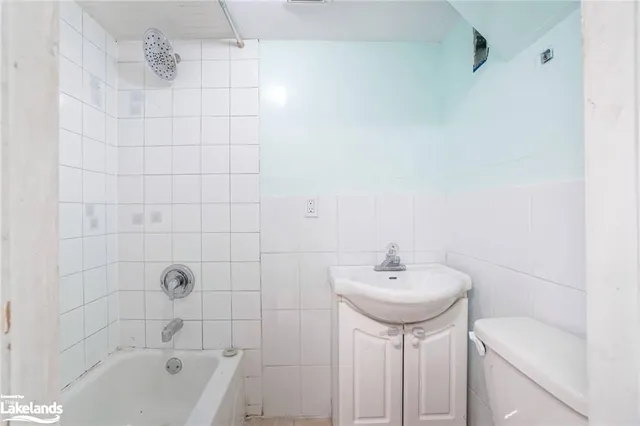 Additional image 44 of 214 Gerrard St