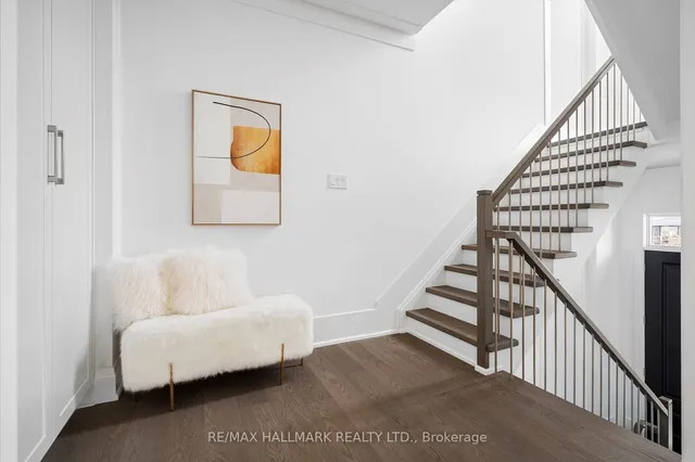 Additional image 3 of 17 Antonio Crt