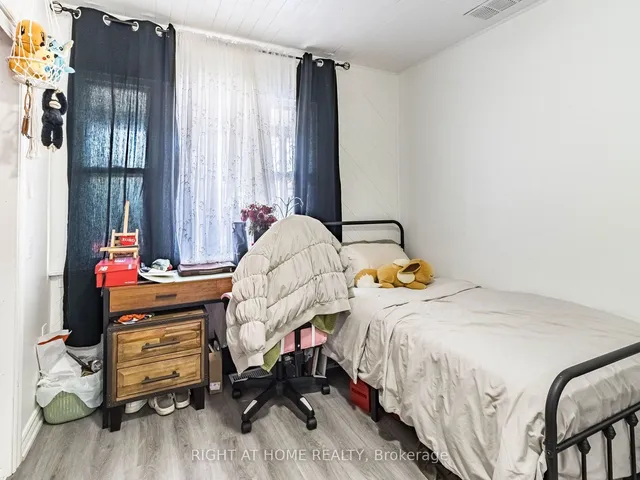 Additional image 24 of 75 Seventeenth St