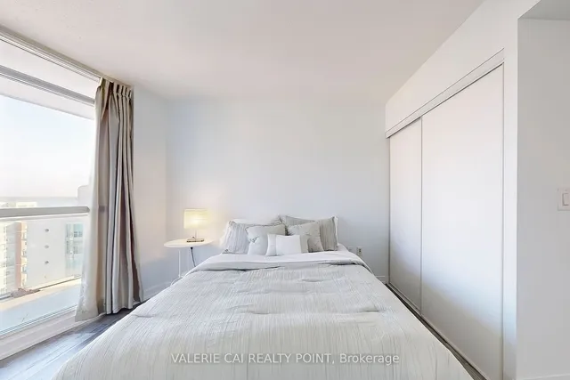 Additional image 21 of 38 Dan Leckie Way Unit 1612