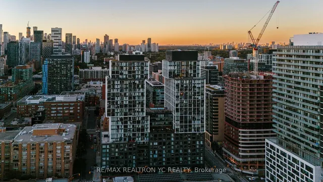 Additional image 35 of 158 Front St Unit 2114