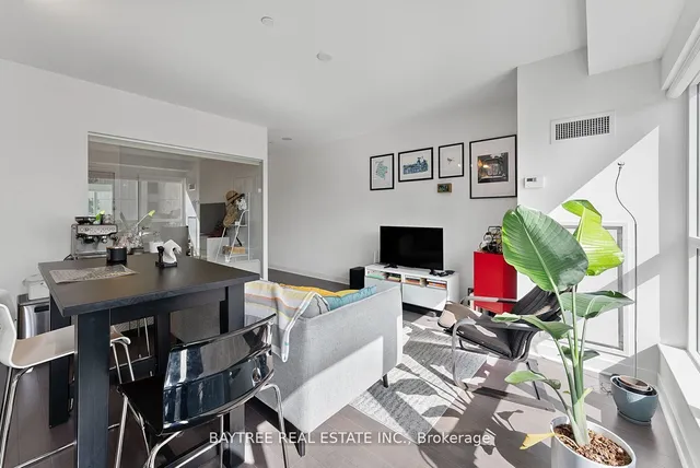 Additional image 7 of 58 Orchard View Blvd Unit 304