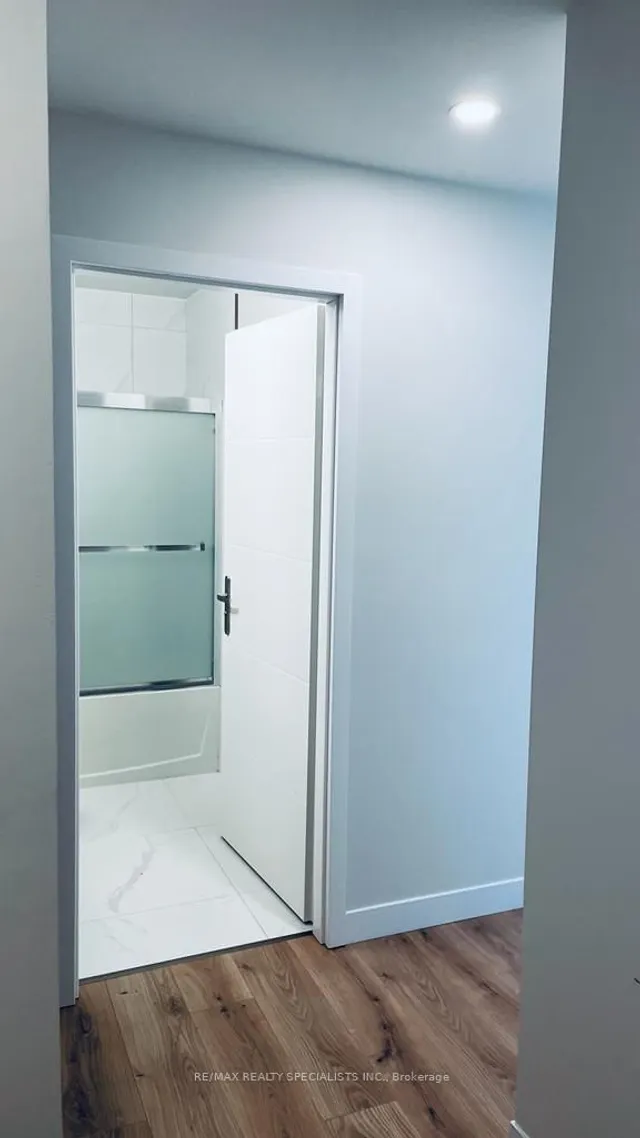 Additional image 16 of 60 Frederick St Unit 2002