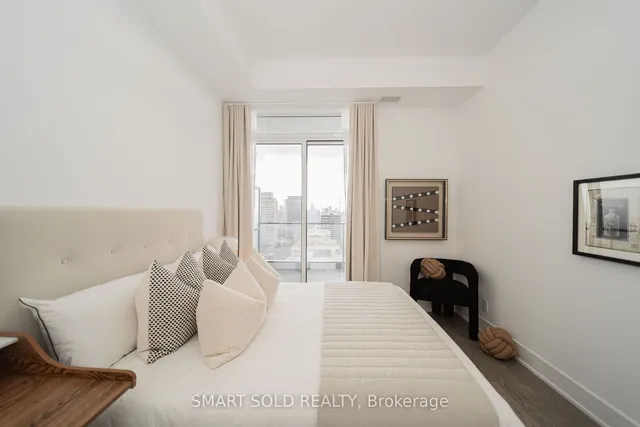 Additional image 19 of 609 Avenue Rd Unit 1903