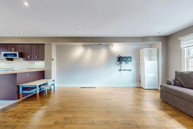 Additional image 13 of 3030 Lakeshore Blvd Unit 8