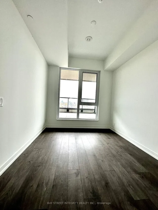 Additional image 6 of 270 Dufferin St Unit 1018