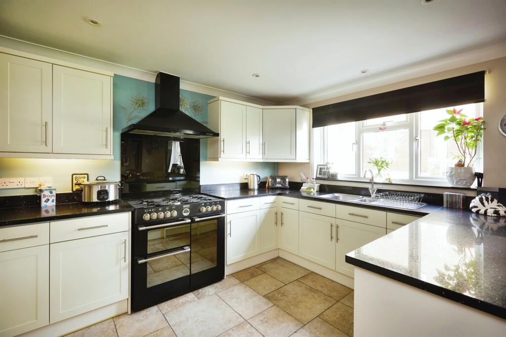 Additional image 17 of Greenway Close, Wincanton