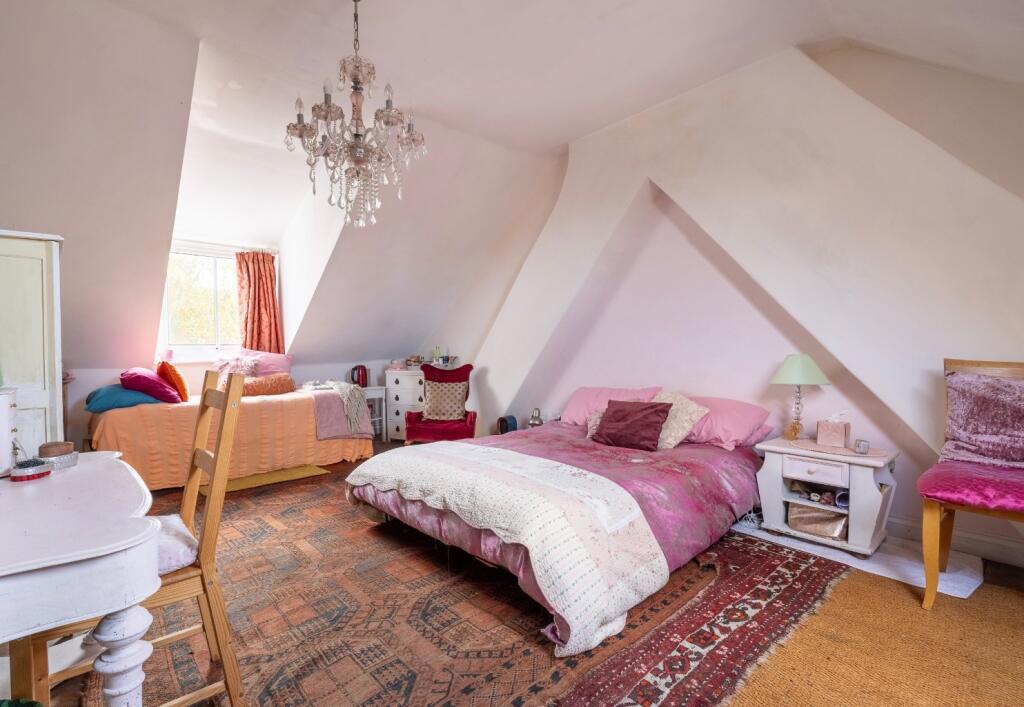 Additional image 14 of Central Glastonbury