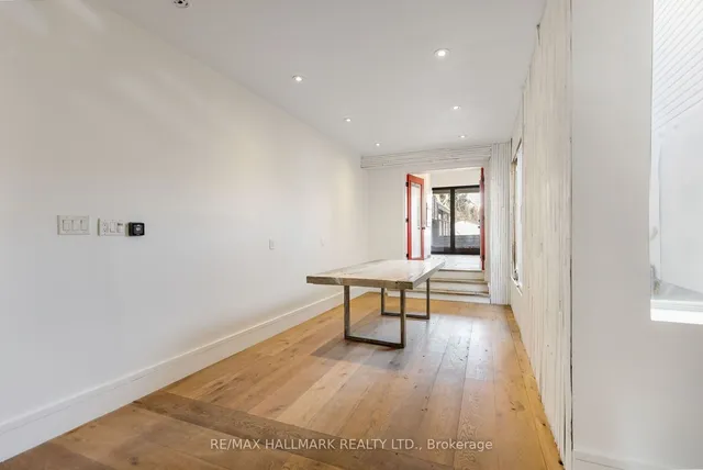 Additional image 13 of 10 Saunders Ave