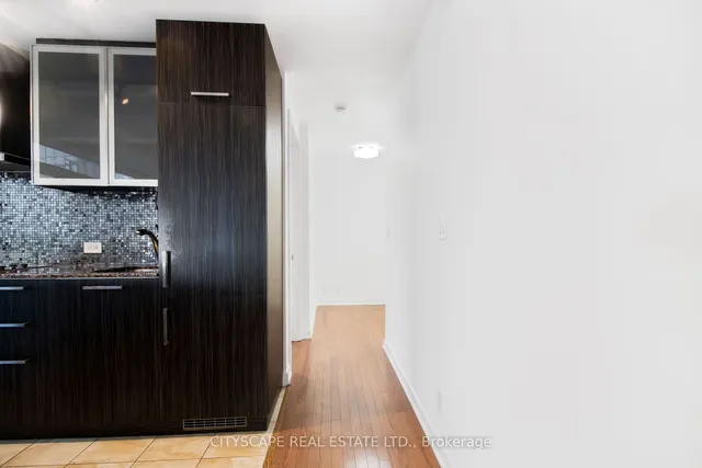 Additional image 20 of 12 york St Unit 3910