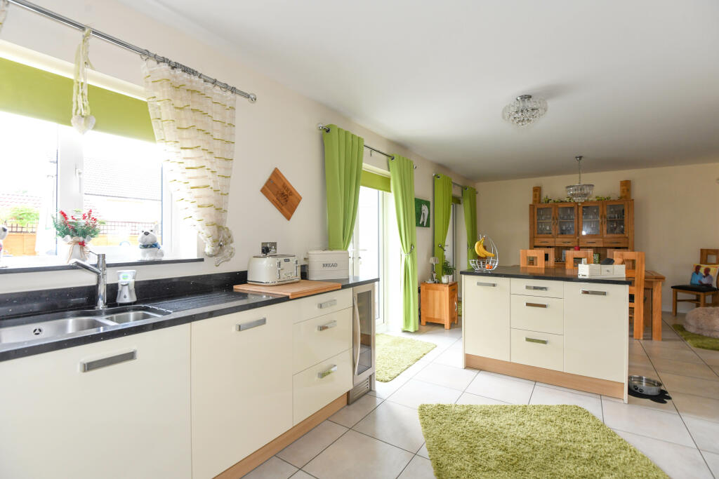 Additional image 8 of Pontefract Avenue, Castlemead