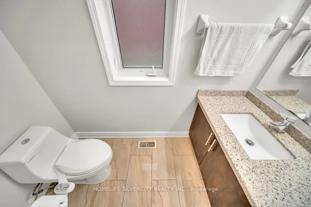 Additional image 14 of 425 Woodbine Ave