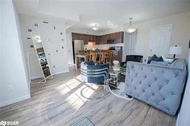 Additional image 11 of 255 Maitland St Unit 3E