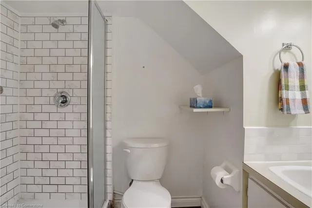 Additional image 20 of 67 Moore Ave