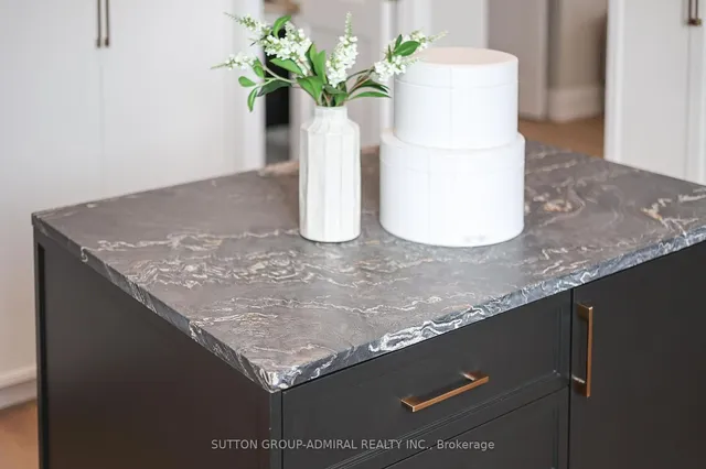 Additional image 35 of 500 Avenue Rd Unit 806