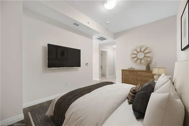 Additional image 18 of 60 Charles St Unit 807