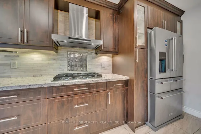 Additional image 11 of 425 Woodbine Ave