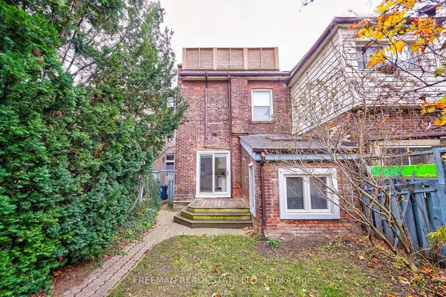 Additional image 33 of 555 Markham St