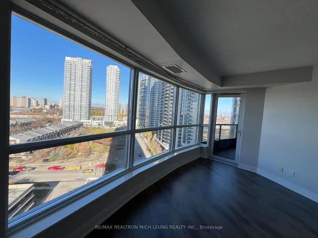 Additional image 3 of 125 Village Green Sq Unit 1109