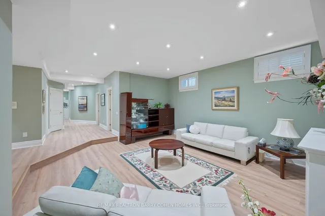 Primary image of 40 Munro Blvd