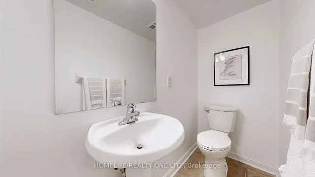 Additional image 10 of 18 Laidlaw St Unit 1019