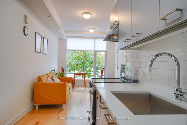 Additional image 10 of 1331 Gerrard St Unit 2