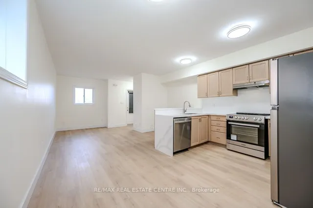 Additional image 18 of 50 Howe Dr Unit 3D