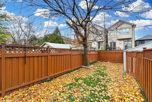 Additional image 38 of 196 Lawrence Ave