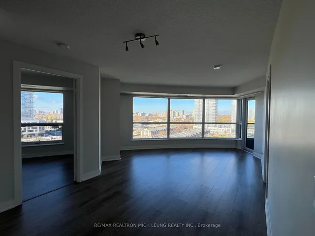 Additional image 15 of 125 Village Green Sq Unit 1109